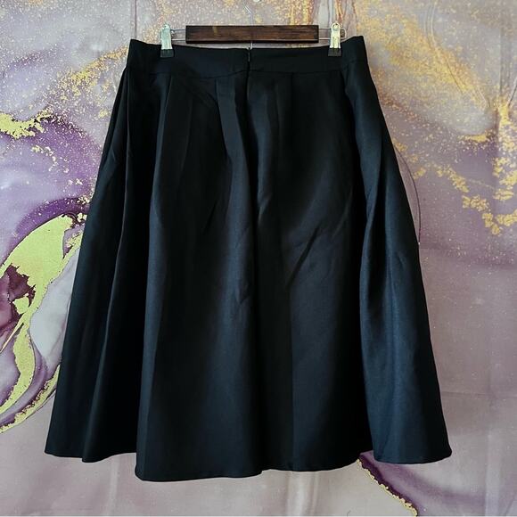 5/$30 Face 2 Face Black A-Line Skirt Pockets L - Picture 3 of 4